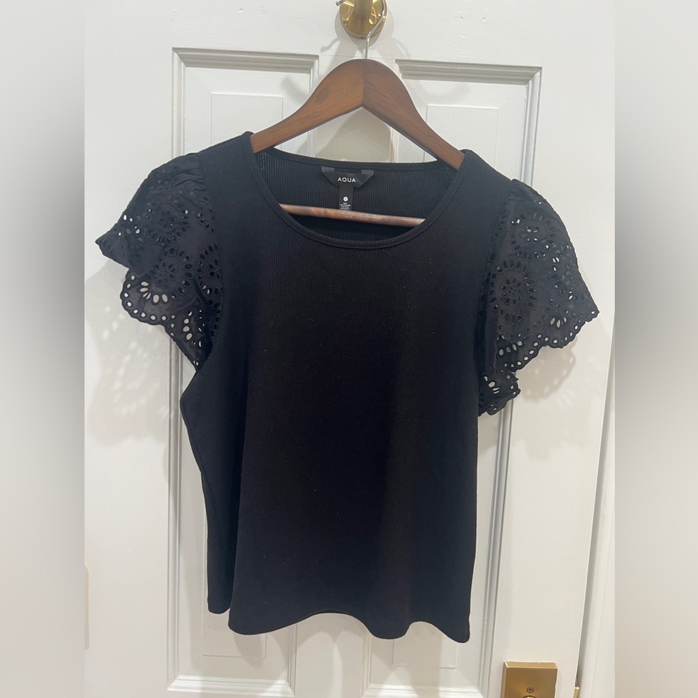 Aqua Women's Black Eyelet Ribbed Lace Sleeve Top Size L